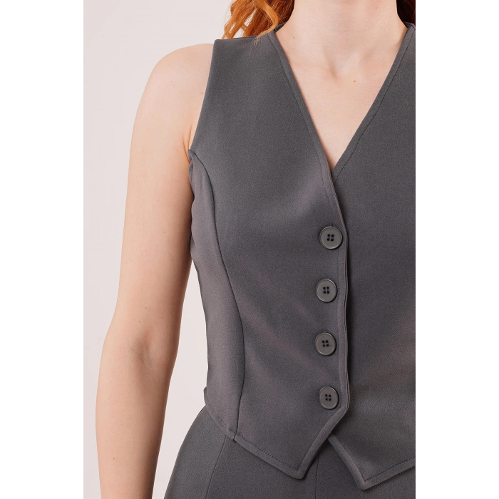 Önü Düğmeli Gri Yelek