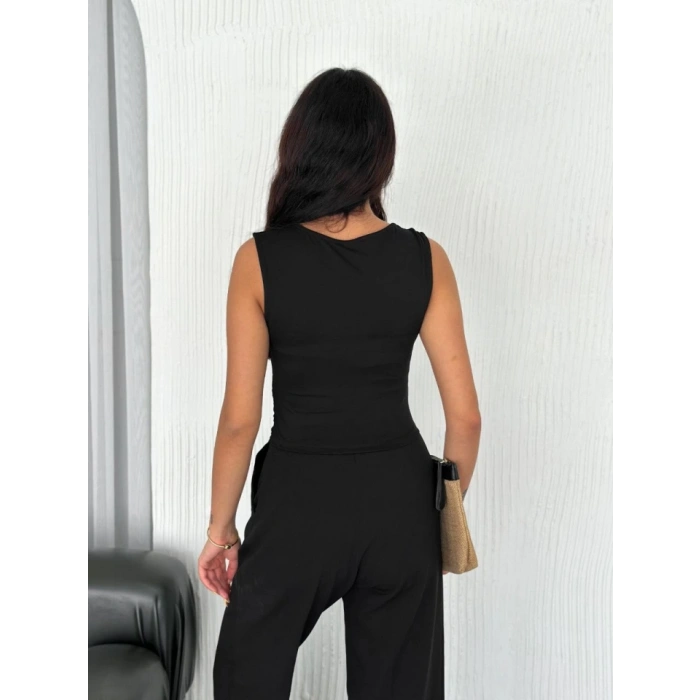 Osy odal Yumuşak Dokulu Kumaş Bisiklet Yaka ıfır Kol Bluz Omuz Toka Aksesuar Detaylı  iyah