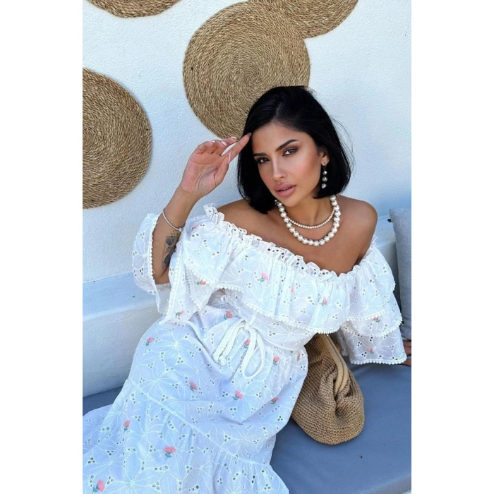 Pembe Omuzları astikli Brode Elbise