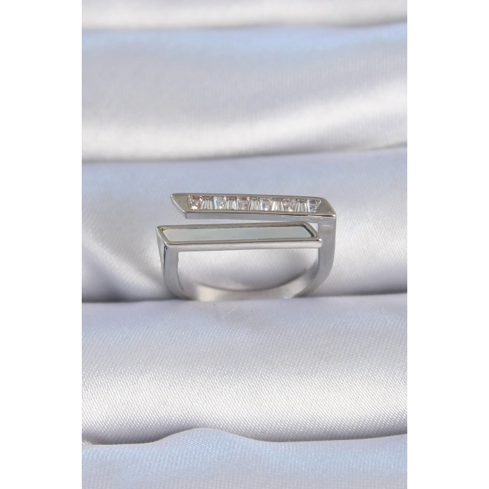 Pirinç Gümüş Renk Zirkon Taşlı Beyaz Sedef Detay Kadın Yüzük