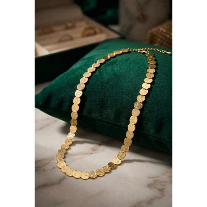 Plaka Model Gold Renk Pirinç Kadın Kolye