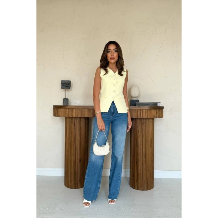 Sarı Belden Oturtma Detaylı Düğmeli Yelek