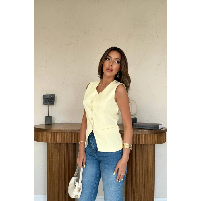 Sarı Belden Oturtma Detaylı Düğmeli Yelek