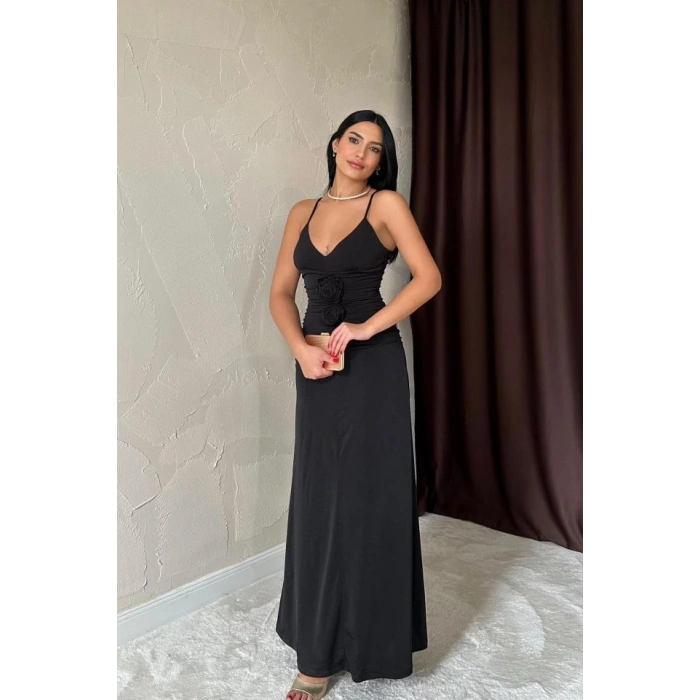 Siyah Büzgülü Uzun Güllü Elbise