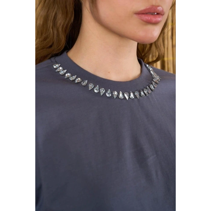 Yakası Taşlı Tshirt  Füme