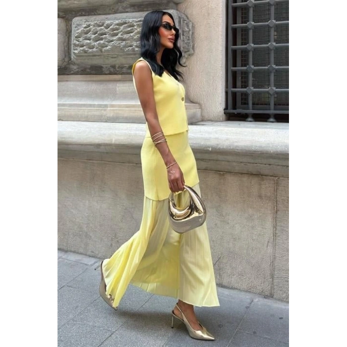 Yelekli Ve Pilise Etekli Triko Takım 10001