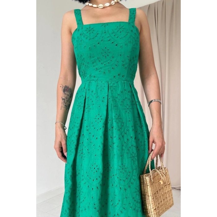 Yeşil Askılı Aparatlı Brode Elbise