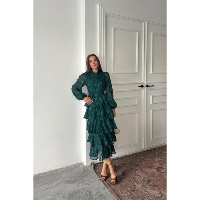 Zümrüt Valonlu Şeritli Kat Kat Elbise