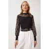 Kadın Uzun Kollu Dantel Detay Bluz