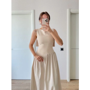 Arkası Kanatlı Uzun Elbise Bej