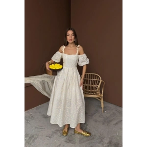 Bej Omuzu Bağcıklı Balon Kollu Brode Elbise