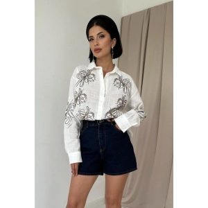 Beyaz Flamlı Keten Nakışlı Pullu Gömlek