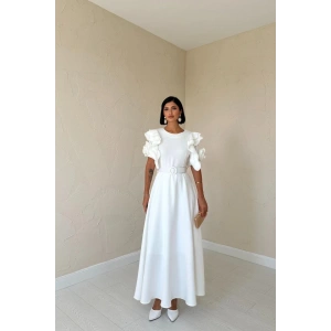 Beyaz Kolları Volanlı Kemerli Elbise
