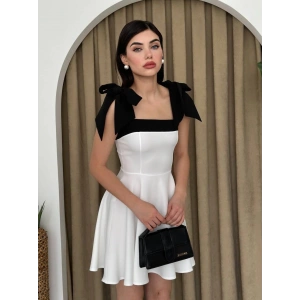 Cloche Omuzu Fiyonklu Elbise