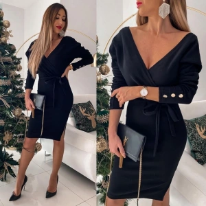 Düğme Detay Kuşaklı Yırtmaçlı Kruvaze Yaka Elbise