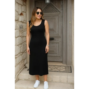 Kadın Askılı Yuvarlak Yakalı Yandan Yırtmaçlı Arkası Dantel Detaylı Viskon Elbise