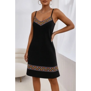 Kadın Ip Askılı V Yakalı Etnik Desenli Detaylı Elbise