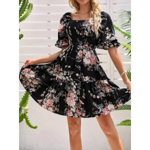 Kadın Kısa Kollu Kare Yakalı Beli Lastikli Kısa Süprem Elbise