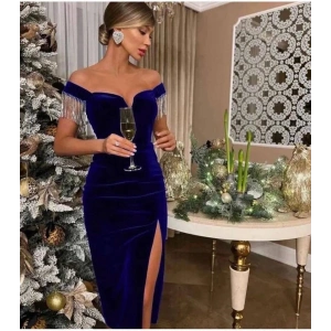 Kadın Omuz Askılı Zincir Detay Maxi Boy Yırtmaçlı Kadife Elbise