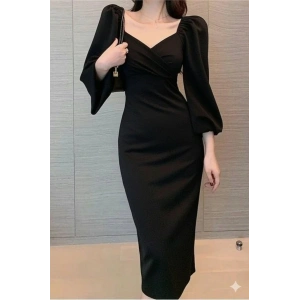 Kadın Uzun Kollu Kalp Yakalı Midi Ithal Krep Elbise