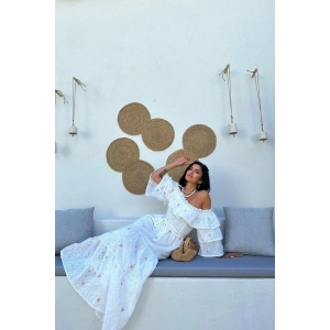 Pembe Omuzları astikli Brode Elbise