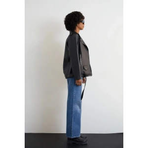 Uzun Deri Ceket Kadın Oversize Kesim Kemerli Model