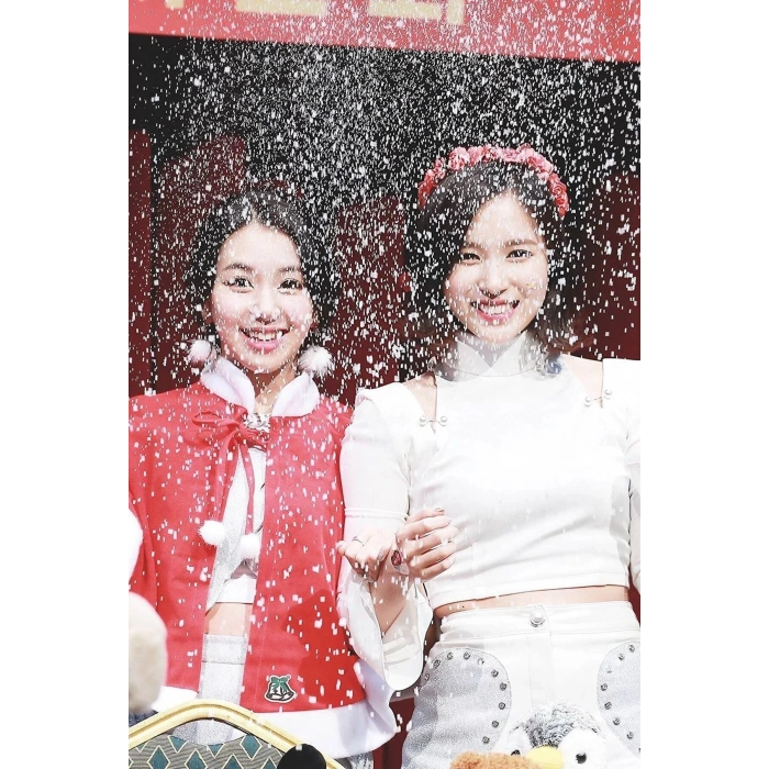 Max Kar Köpüğü Spreyi, Eriyen Kar Taneleri, Parti Köpük Karı Yapar Kar Yağdıran Sprey 300 ml