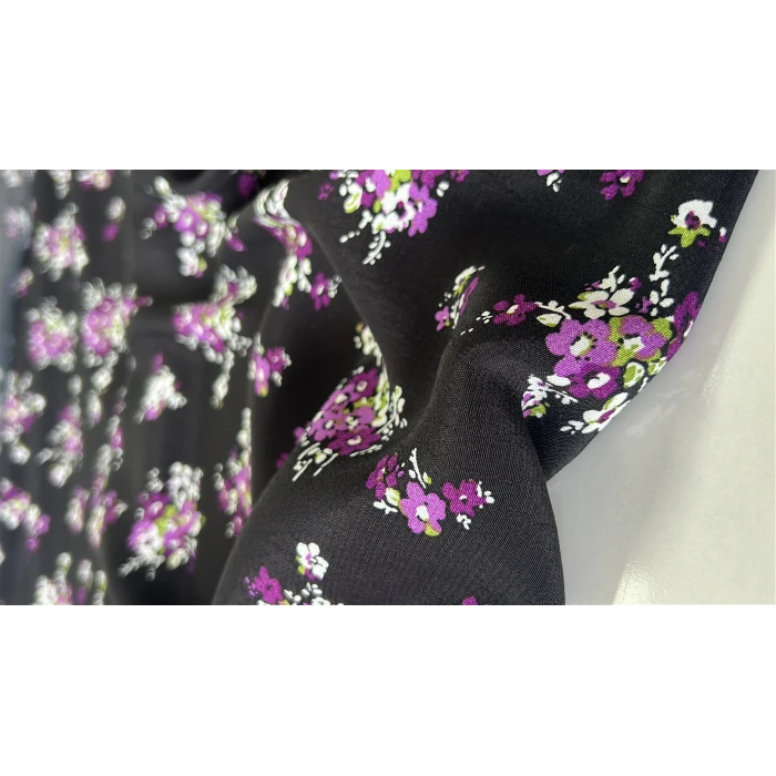 BİR TUTAM ÇİÇEKLER