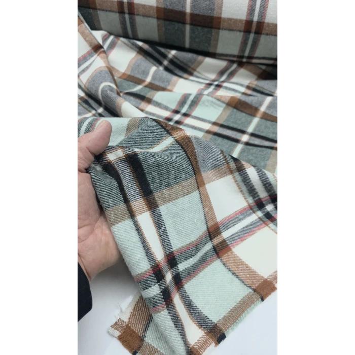 KALİTELİ YÜN AKRİLİK KUMAŞLAR