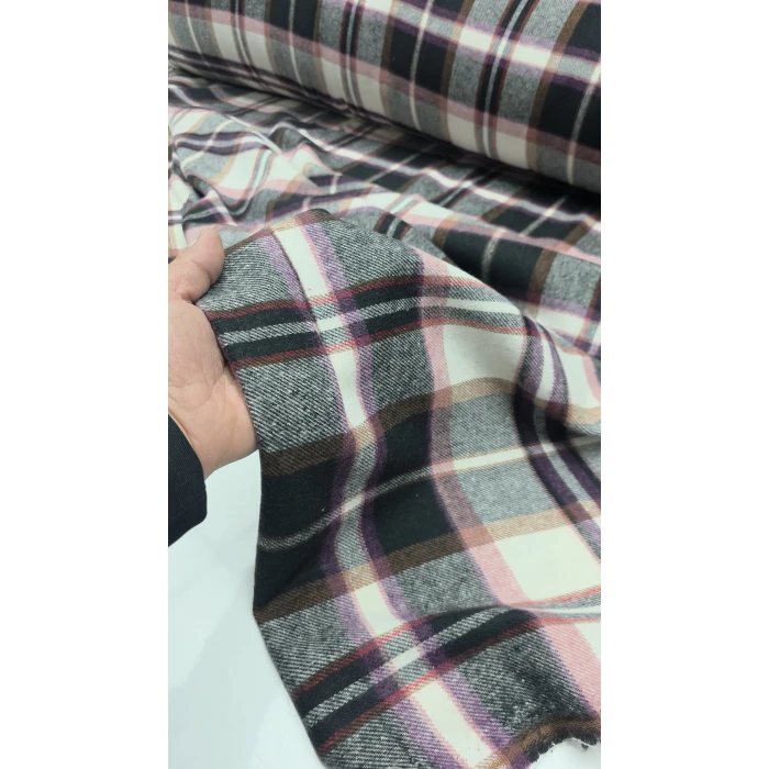 KALİTELİ YÜN AKRİLİK KUMAŞLAR