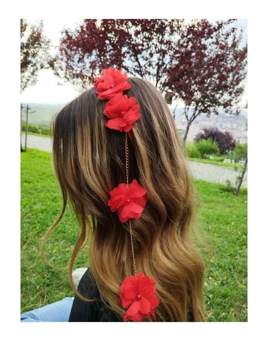 Şifon Çicekli İncili Tek Taraflı Sallantılı Taç