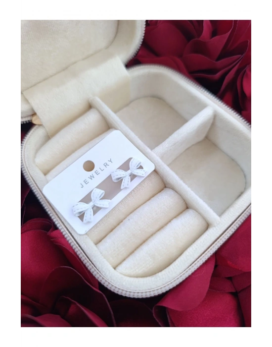 Yaz Kombini Zarif Fiyonk Model Renkli Küpe (Beyaz)