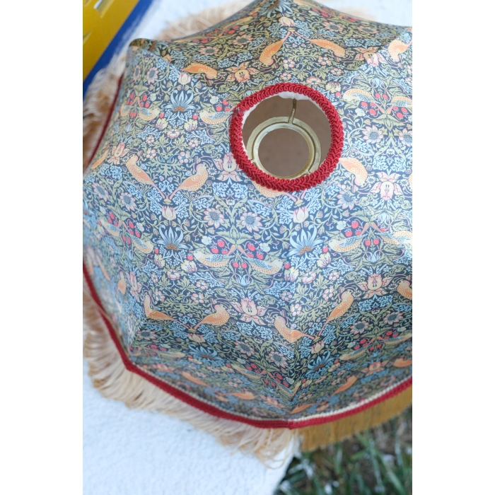 Strawberry Thief Lambader