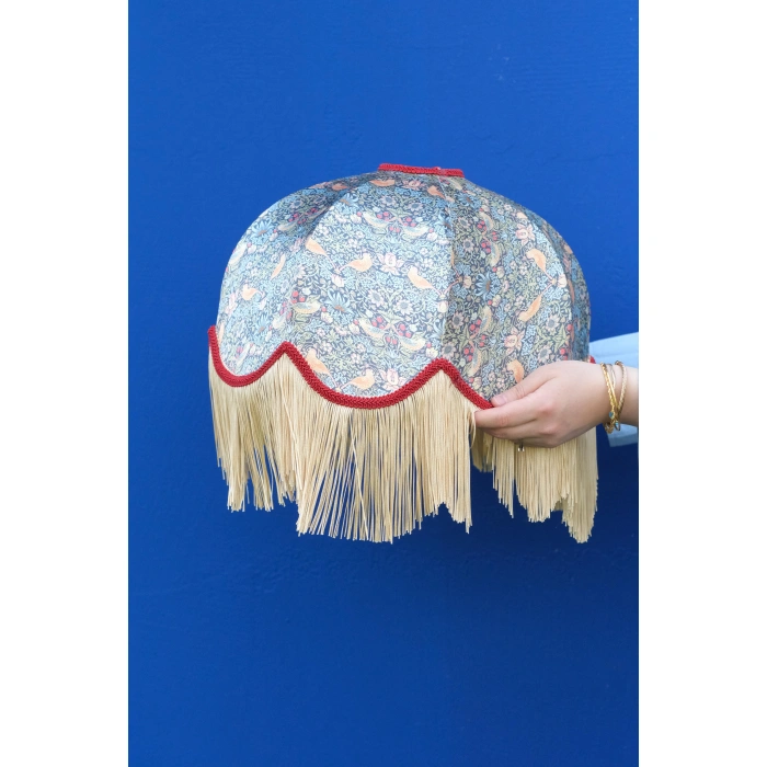 Strawberry Thief Lambader