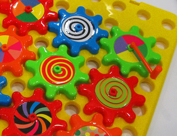 AKÇİÇEK 045 NEŞELİ ÇARKLAR