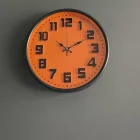 Renkli Düz Cam Duvar Saati Turuncu