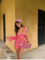V YAKA BÜZGÜLÜ UZUN KOL ELBİSE PEMBE