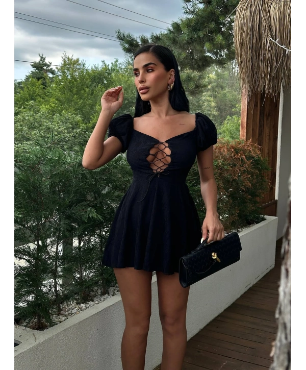 DANTEL ASTARLI VOLANLI ELBİSE SİYAH
