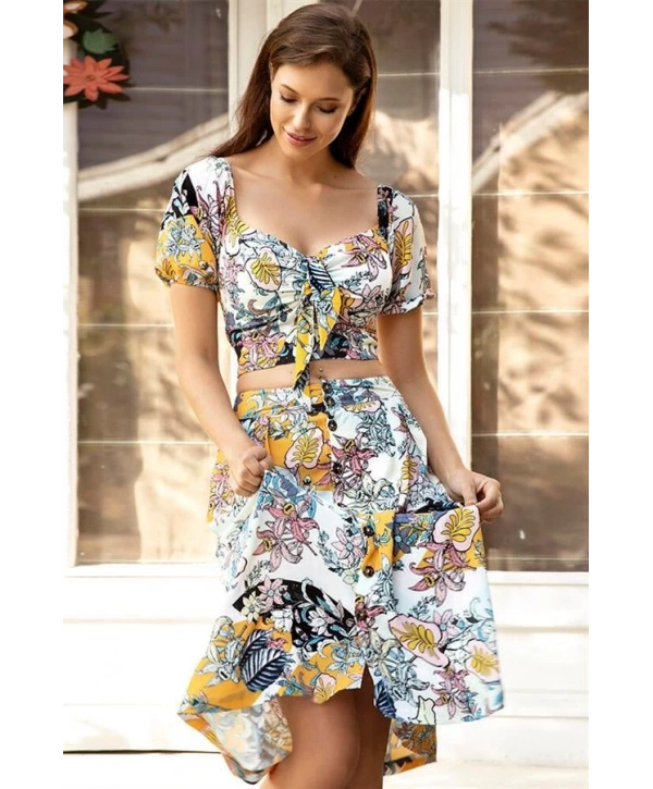 Dokuma Önden Bağlamalı Çiçek Baskılı Omuzu Düşük Büstiyer ve Önden Düğmeli Etek Takım