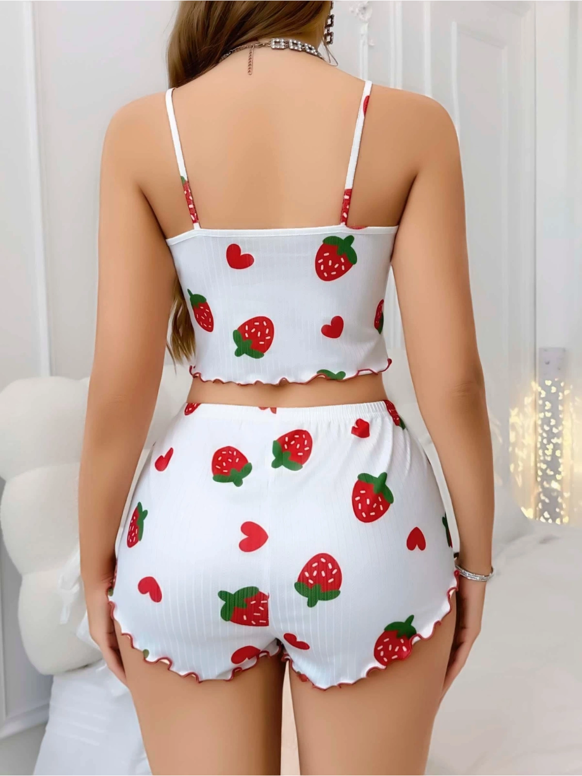 Kadın Beyaz Çilek desenli Şortlu Pijama Takımı 5053