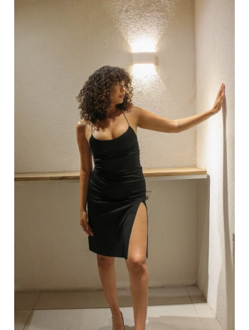 Yırtmaçlı Siyah Elbise