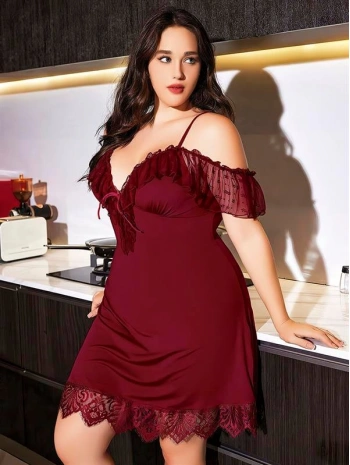 Morliva Büyük Beden Bordo Dantel İşlemeli İnce Askılı Gecelik