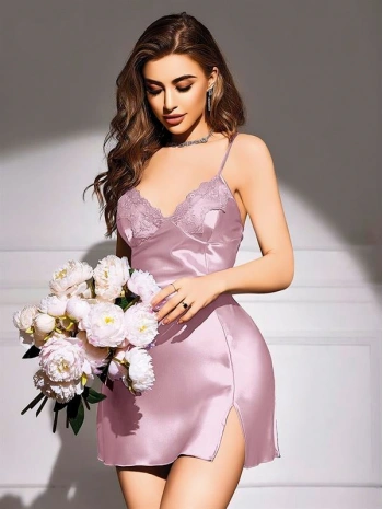 Morliva  Dantel İşlemeli Yırtmaçlı Pembe Saten Gecelik