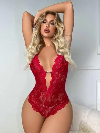 Morliva Metal Kalp Aksesuarlı Fantezi Dantelli Kırmızı Body