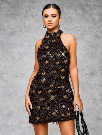 Morliva Özel Tasarım Gümüş Işıltılı Sırt Dekolteli Fantezi Mini Club Elbisesi