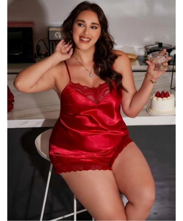 Morliva  Büyük Beden Kırmızı Dantel İşlemeli Saten Şortlu Takım