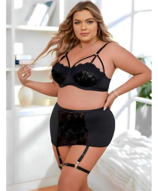 Morliva  Büyük Beden Siyah Dantel İşlemeli Dekolteli Jartiyer Takımı