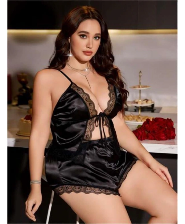 Morliva Büyük Beden Siyah Dantel İşlemeli Saten Şortlu Takım