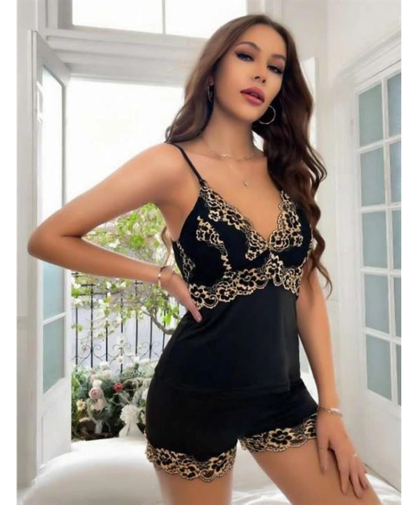 Morliva Dantel İşlemeli Siyah İnce Askılı Saten Şortlu Takım