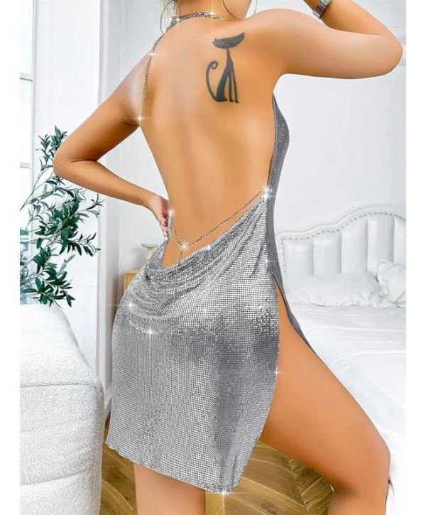 Morliva Özel Tasarım Gümüş Payetli Zincir Detaylı Parlak Işıltılı Sırt Dekolteli Fantezi Mini Club Elbisesi